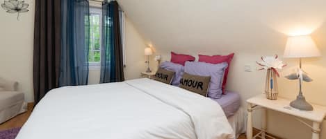 1 bedroom, WiFi, bed sheets