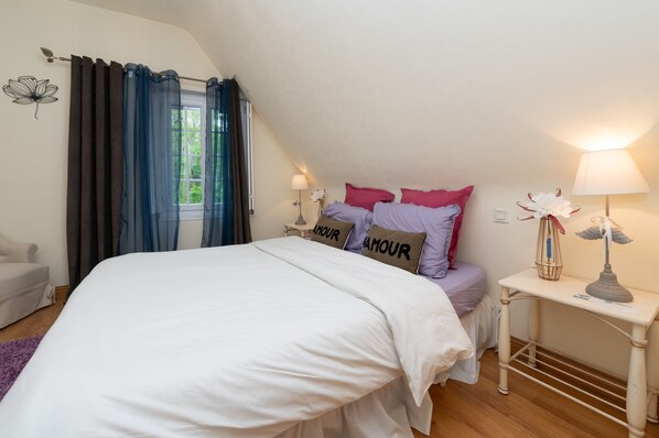 1 bedroom, WiFi, bed sheets