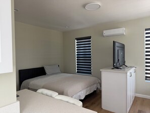 1 bedroom, WiFi, bed sheets - Fantastic 1-bedroom Brand Casita with AC in welcoming Pahrump (Pahrump)