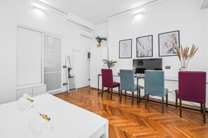 2 chambres, fer et planche à repasser, Wi-Fi, literie fournie