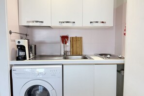 Fridge - P082 - Porto Recanati, new two-room apartment in a residence with a swimming pool (Porto Recanati)