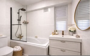 House - Luxury Pad for Couples Next to Paddington Station (London)