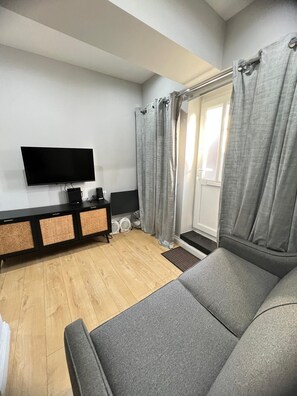 Living area - Serene 1 Bedroom (Wembley)