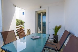 House - Shades of Blue (Paros)