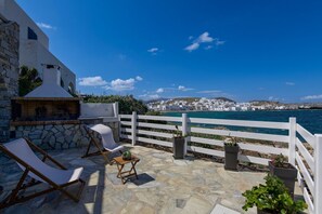 House - Shades of Blue (Paros)