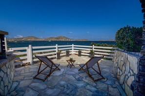 House - Shades of Blue (Paros)