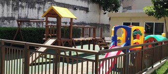 Fully furnished apartment in a family-friendly condominium, 2 bedrooms, in the heart of Rio de Janeiro.