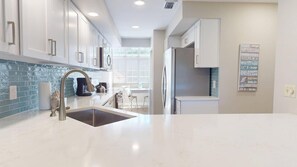 Fridge, microwave, oven, stovetop - Tivoli 5227 | New to Listing! Golf Views, Pool, 6-Seater Golf Cart (Miramar Beach)