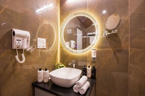 Deluxe villa, balkon | Badkamer