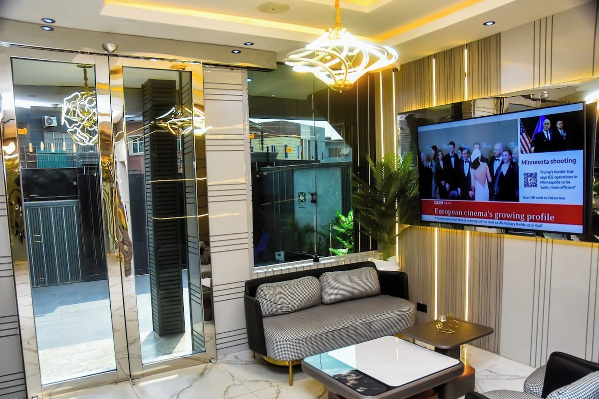 Deluxe Room, Balcony, City View | Lobby