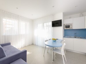 Apartment, 1 Bedroom, Balcony, Ocean View | Dining room - Vibrant Property in Lignano (Lignano Sabbiadoro)