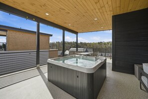 Terrace/patio - NEW Build - Smokies Haven w/ Hot Tub, Games, MORE (Pigeon Forge)