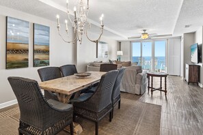 Dining - Stunning Penthouse Inn at Crystal Beach (Destin)