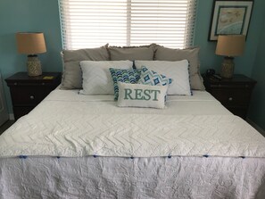 2 bedrooms, iron/ironing board, WiFi, bed sheets - 2 BR, 2 BA Townhome in Ormond By the Sea (Ormond Beach)