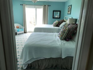 2 bedrooms, iron/ironing board, WiFi, bed sheets - 2 BR, 2 BA Townhome in Ormond By the Sea (Ormond Beach)