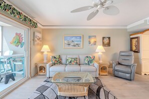 TV - 🌊Beachfront with Great Amenities | Stunning Views | Gateway Villas 595🌊 (Fort Myers Beach)