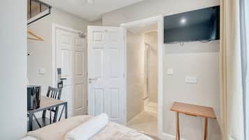 Single Room, 1 Twin Bed, Non Smoking, Private Bathroom | Desk, laptop workspace, free WiFi