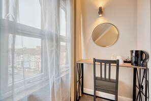 Triple Room, 3 Single Beds, Non Smoking, Private Bathroom - The Stuart Hotel (Liverpool)