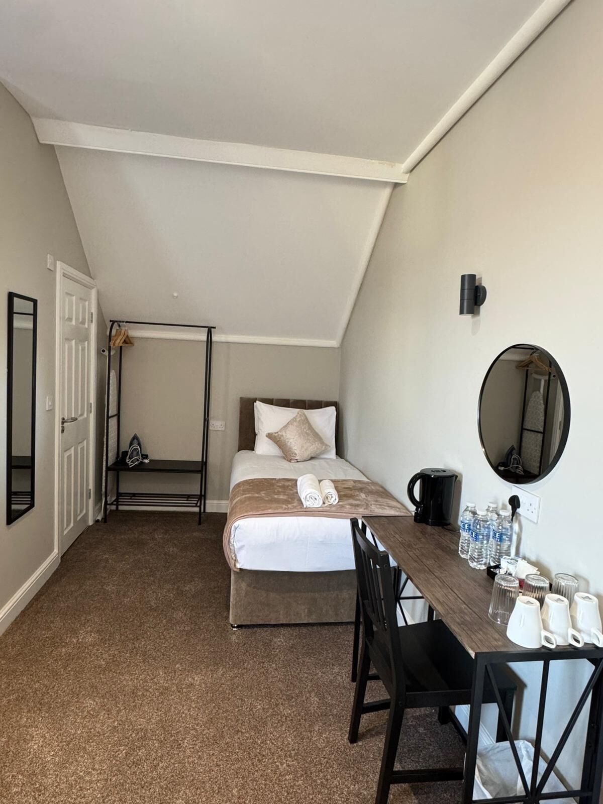 غرفة فردية - سرير فردي منفصل - لغير المدخنين - بحمام خاص