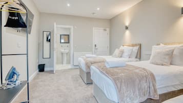 Triple Room, 3 Single Beds, Non Smoking, Private Bathroom