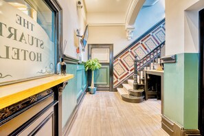 Lobby - The Stuart Hotel (Liverpool)