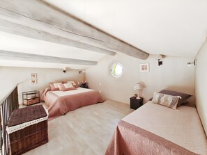 1 bedroom, iron/ironing board, WiFi, bed sheets
