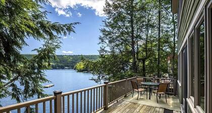Waterfront 3-bedroom Lake Rescue house for your getaway
