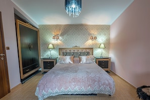 Room - Magnificent villa with pool, sea and mountain views! (Bečići)