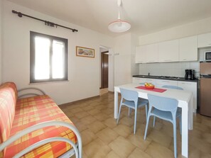 Departamento, 1 habitación, patio, vista a la ciudad | 2 habitaciones 