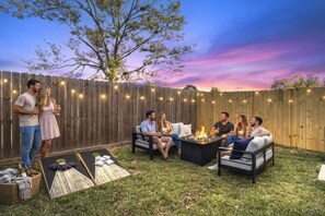 Terrace/patio - Houston Luxe Haven- Family Friendly Modern Retreat (Houston)