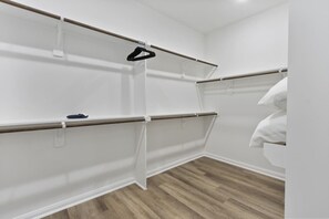 Interior - Houston Luxe Haven- Family Friendly Modern Retreat (Houston)