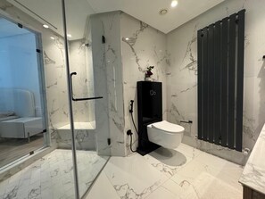 Towels, soap, toilet paper - 2-bedroom apartment in lovely Lac 2 with AC and comfort (lac 2)