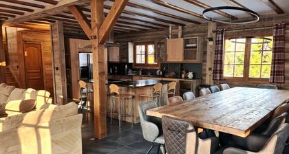 Chalet le grand Gaby – Grand Massif: Modern Comfort & Alpine Charm, Walk to Lifts