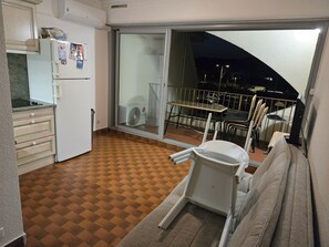 Interior - Vrbo Property (Le Grau-du-Roi)