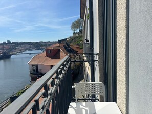 舒適公寓, 露台, 河景 | 住宿地面