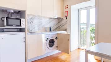 Superior Apartment, Balcony, River View | Private kitchen
