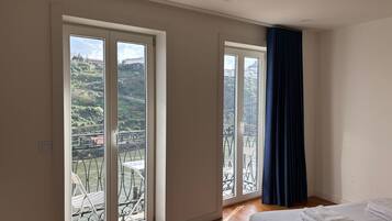 Apartamento luxo, vista para o rio | Wi-Fi de cortesia