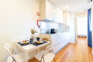 Unclassified image, 3 of 210, button - Corticeira Living (Porto)