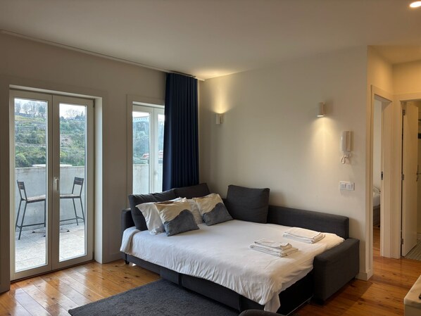Classic Apartment, River View - Corticeira Living (Porto)