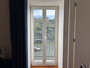 Standard Apartment, River View | Interior - Corticeira Living (Porto)