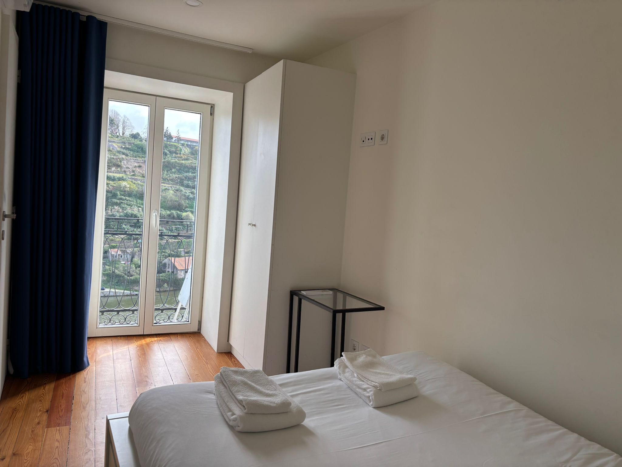 Appartement Classique, balcon, vue fleuve