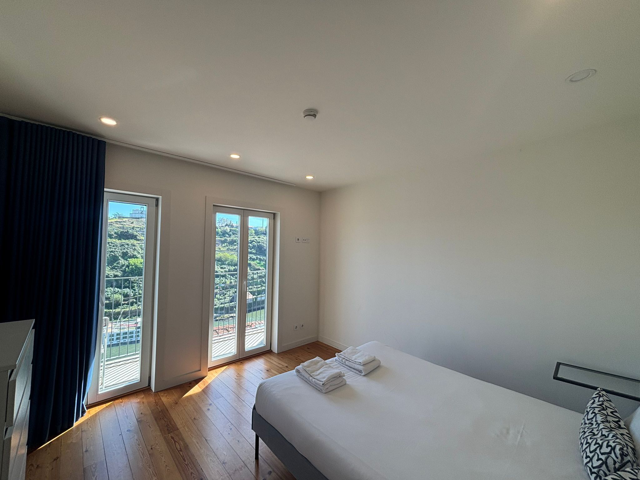 Appartement Classique, balcon, vue fleuve