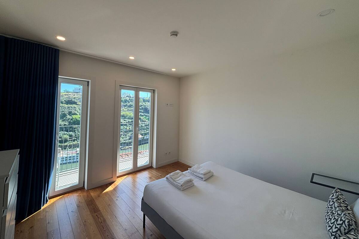 Appartement Classique, balcon, vue fleuve