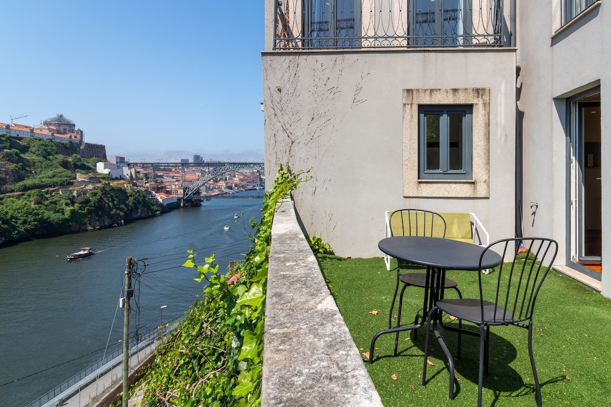 Deluxe Apartment, River View | Terrace/patio