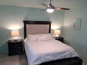 2 bedrooms, iron/ironing board, WiFi, bed sheets - Desert Sunshine Lagoon, Beautiful 2 bed 2 bath house with pool and amazing patio (Yuma)