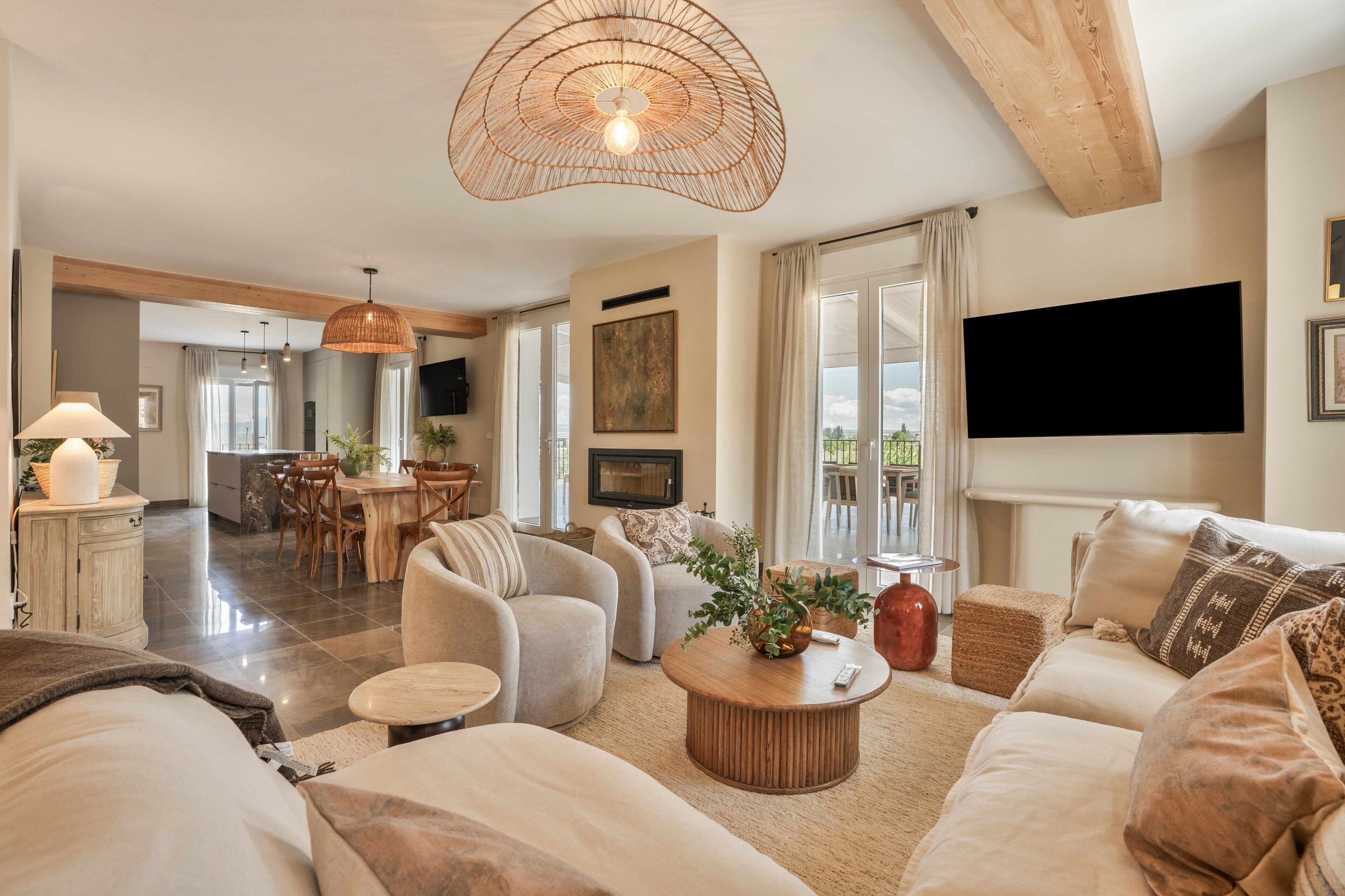 TV, fireplace, ping pong