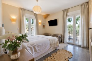 7 Schlafzimmer, BĂŒgeleisen/BĂŒgelbrett, WLAN, BettwĂ€sche