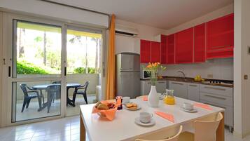 Appartement, 1 chambre, balcon | Salle Ă manger