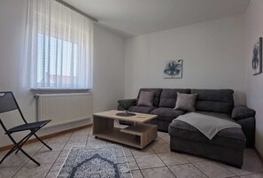 Living area - Quiet vacation home, residential area. 6 apartments with sea view. To beach 350m (Vodice)