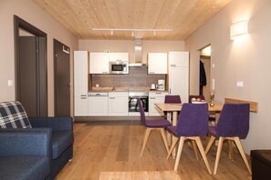 Condo, balcón, vista a la montaña | Cocina privada